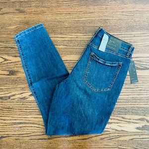 NWT Banana high rise skinny jean